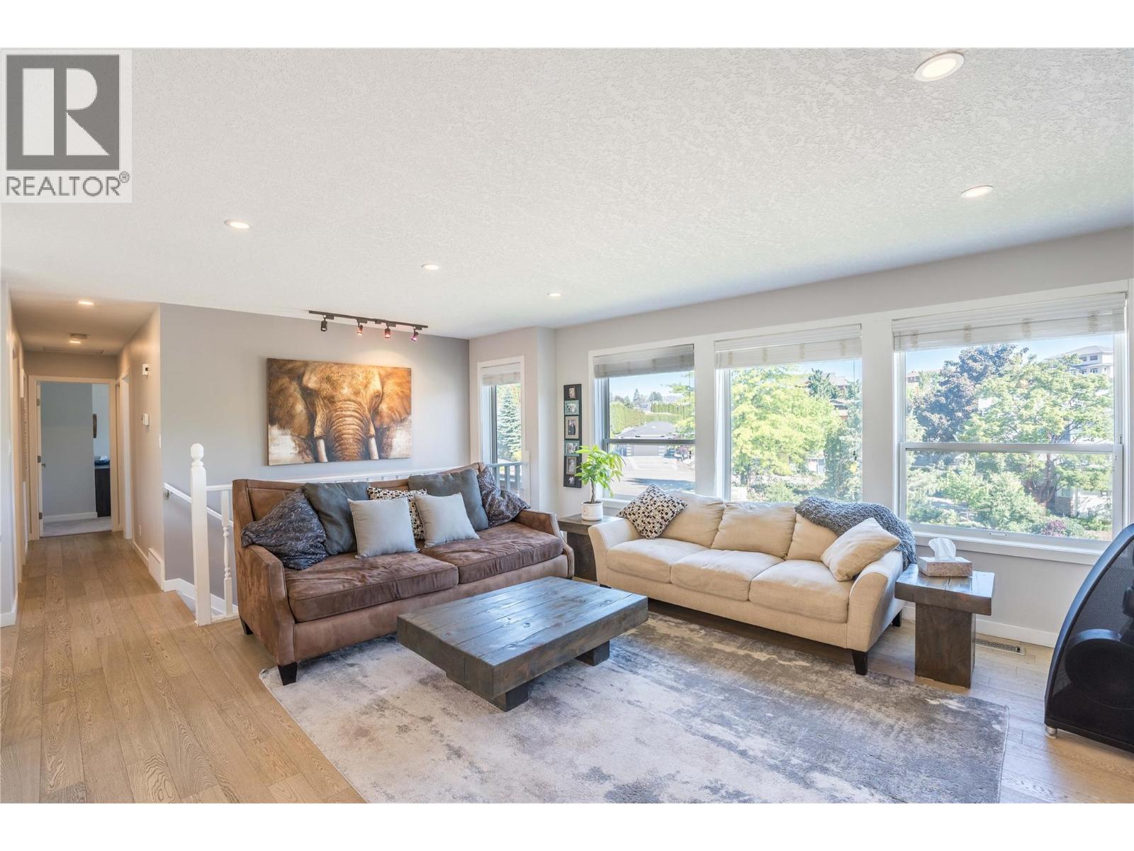 6106 ORR Place, Summerland