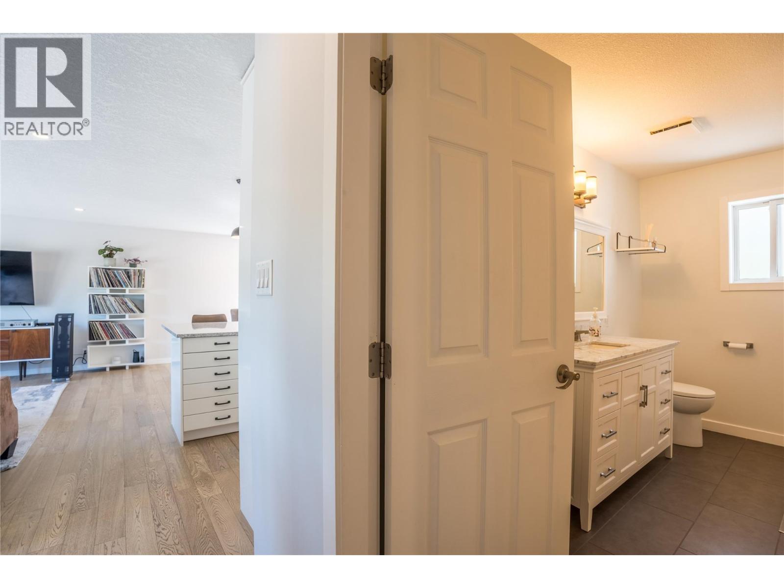6106 ORR Place, Summerland