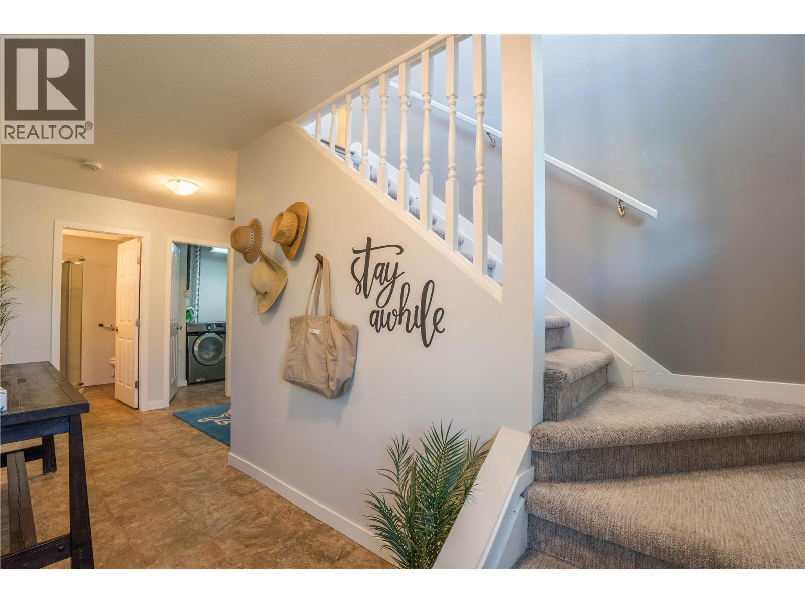 6106 ORR Place, Summerland