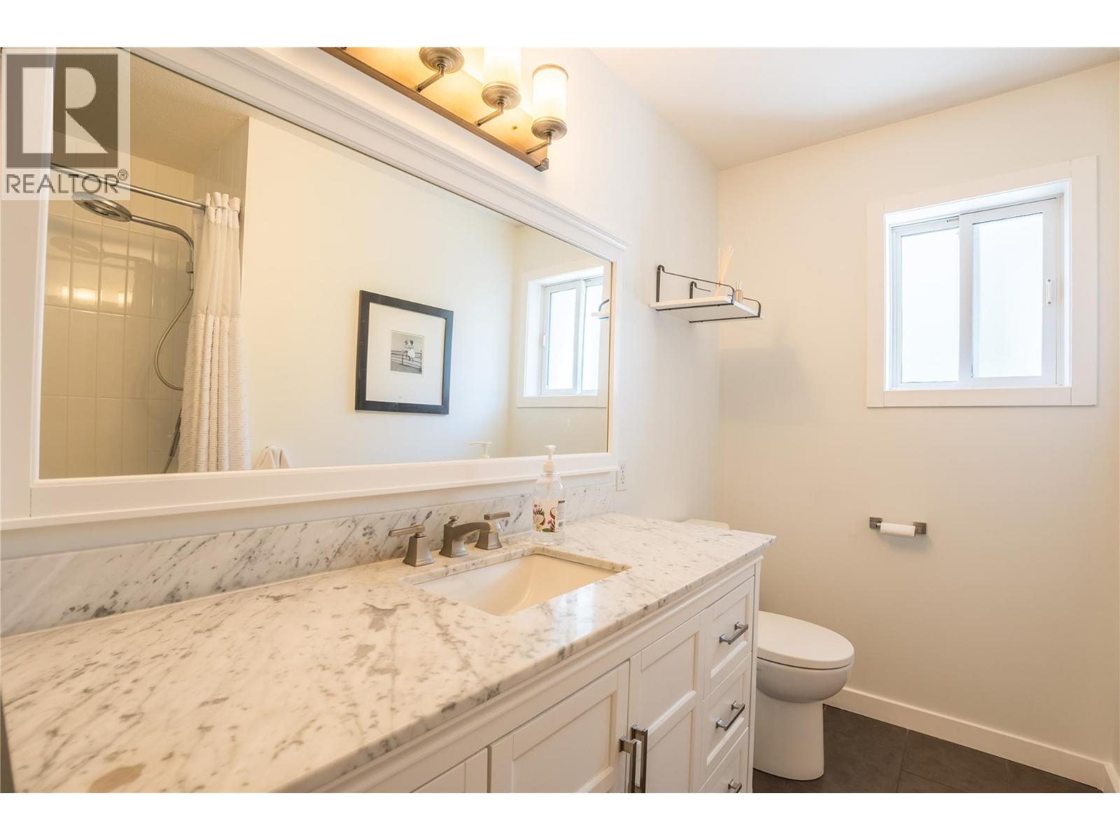 6106 ORR Place, Summerland