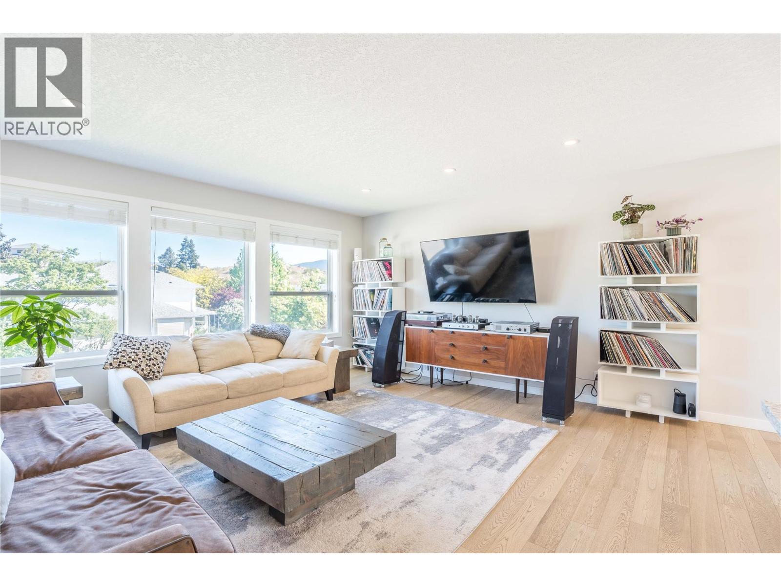 6106 ORR Place, Summerland