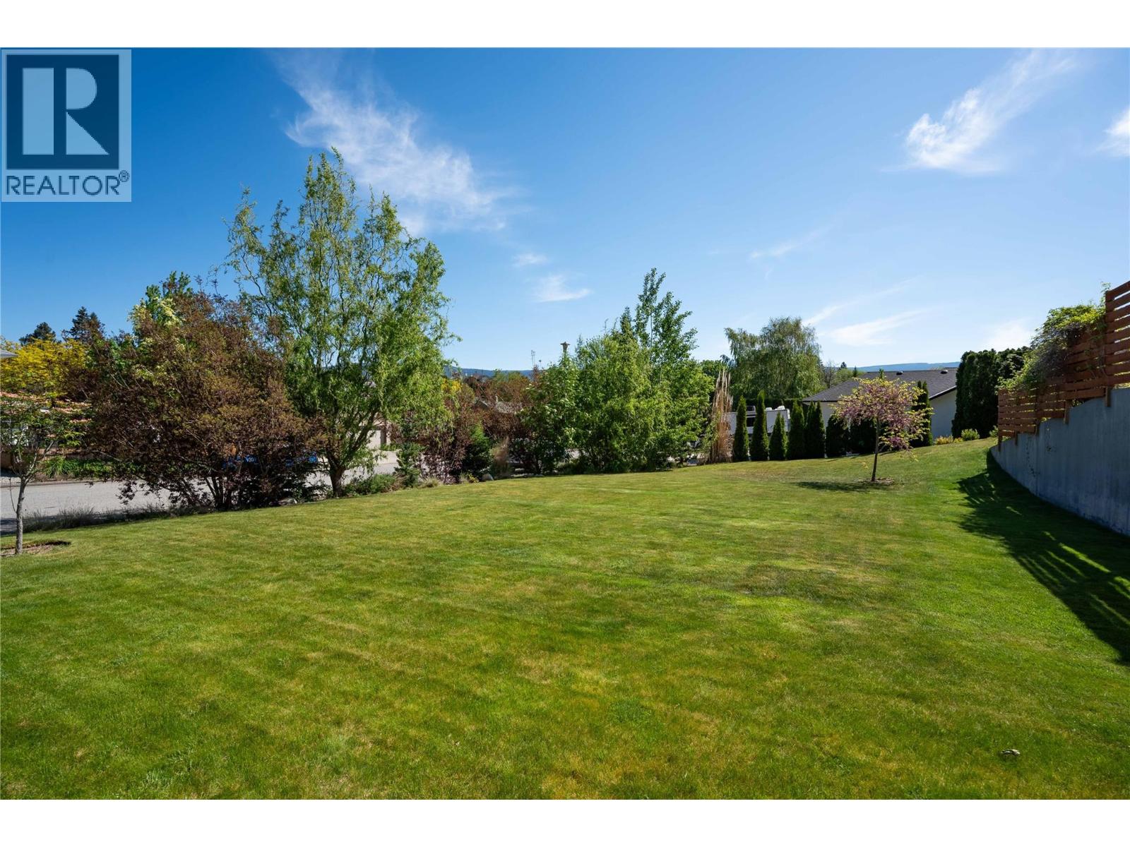 6106 ORR Place, Summerland