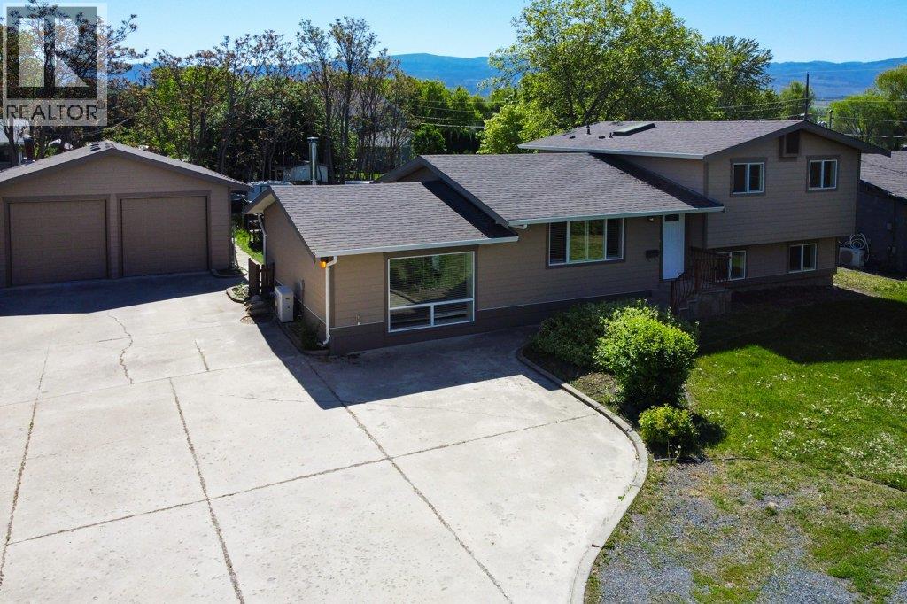 2559 Benvoulin Road - 2
