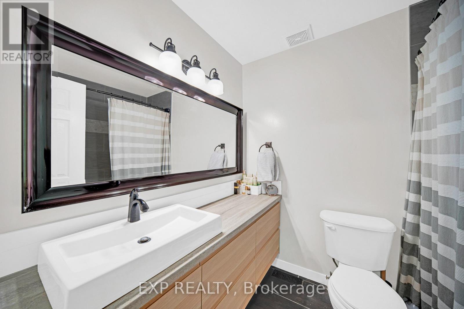 436 CLARIDGE DRIVE - 19