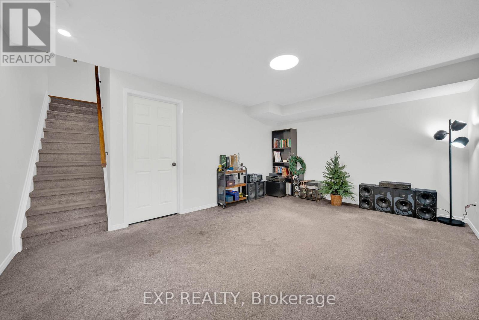 436 CLARIDGE DRIVE - 21