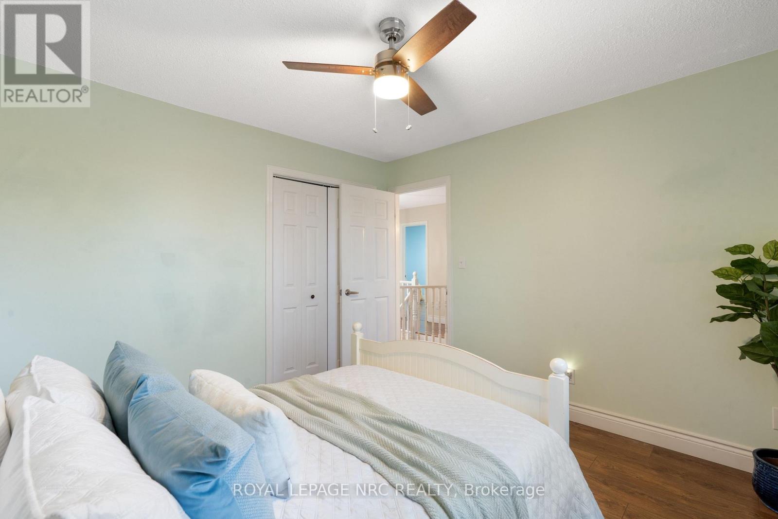 51 BRIARSDALE CRESCENT - 30
