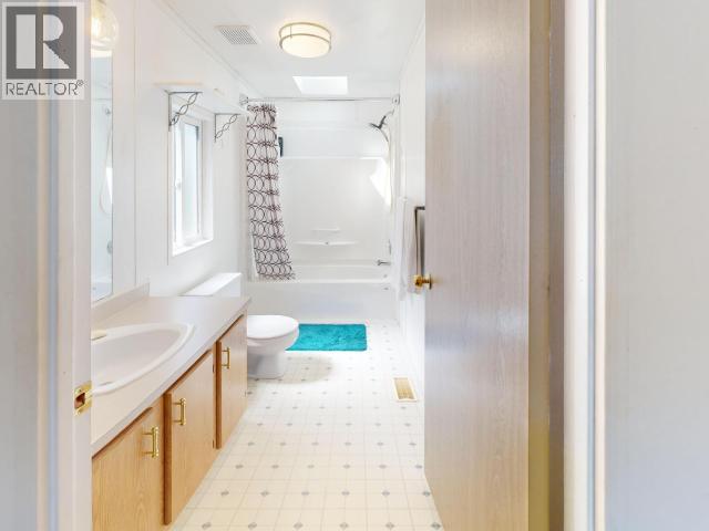 24-4500 CLARIDGE ROAD - 8