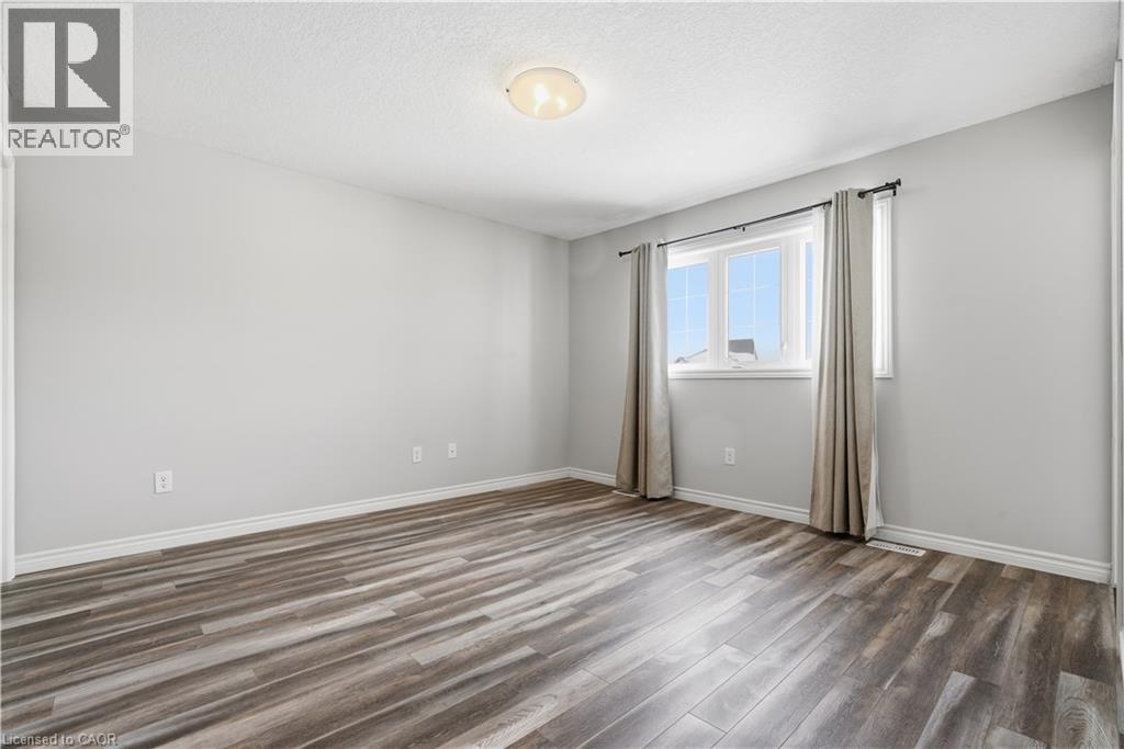 120 LINKS Crescent, Woodstock, Ontario, N4T0K7 — Photo 16