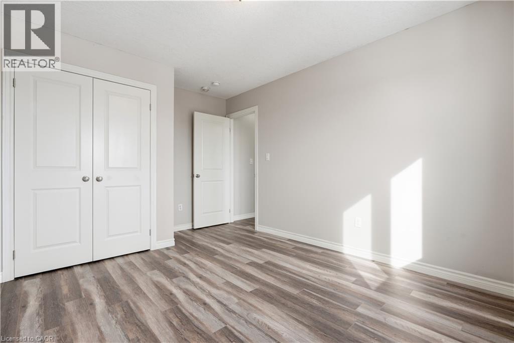 120 LINKS Crescent, Woodstock, Ontario, N4T0K7 — Photo 25