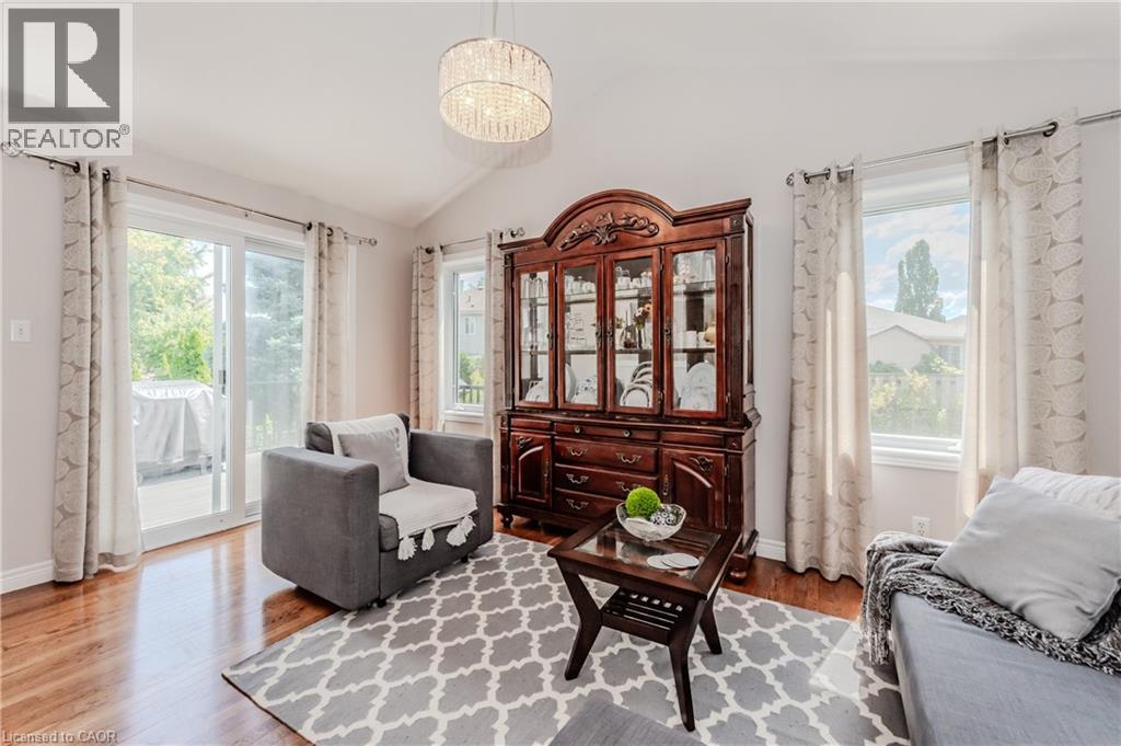 132 DAIMLER Drive - 15