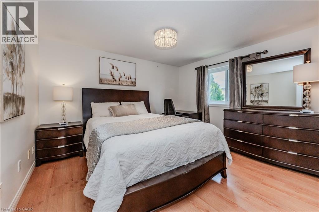 132 DAIMLER Drive - 21
