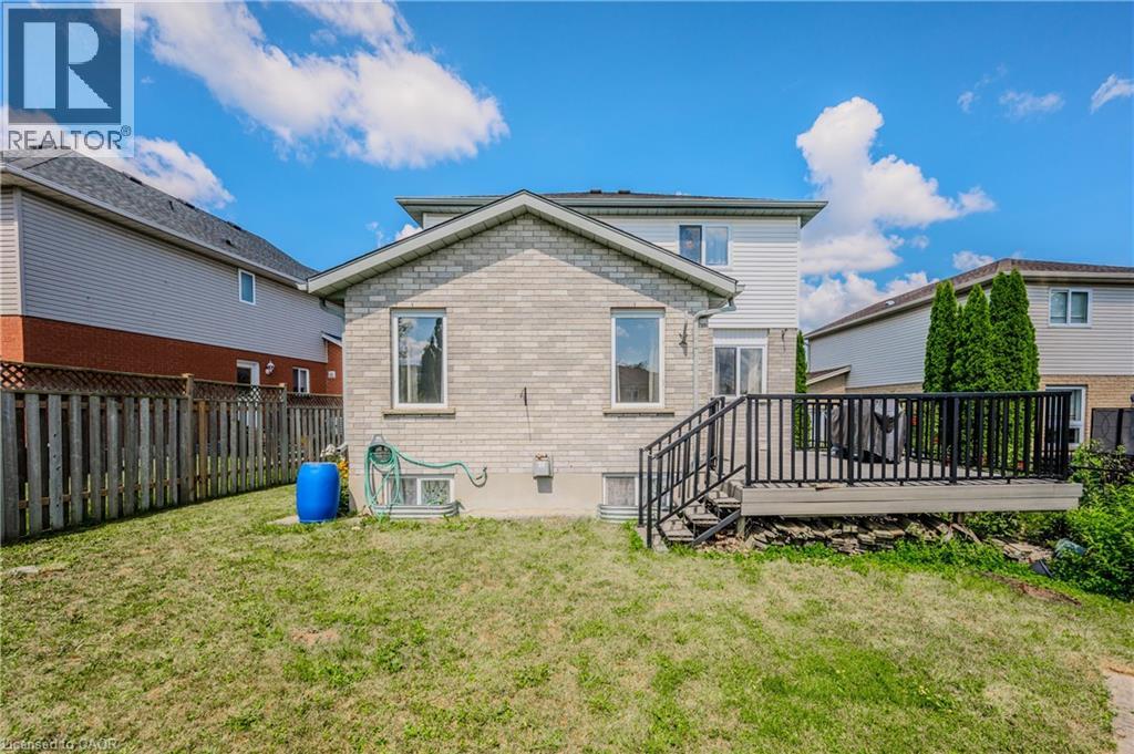 132 DAIMLER Drive, Kitchener, Ontario, N2A4C2 — Photo 43