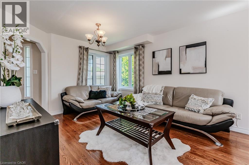 132 DAIMLER Drive, Kitchener, Ontario, N2A4C2 — Photo 8