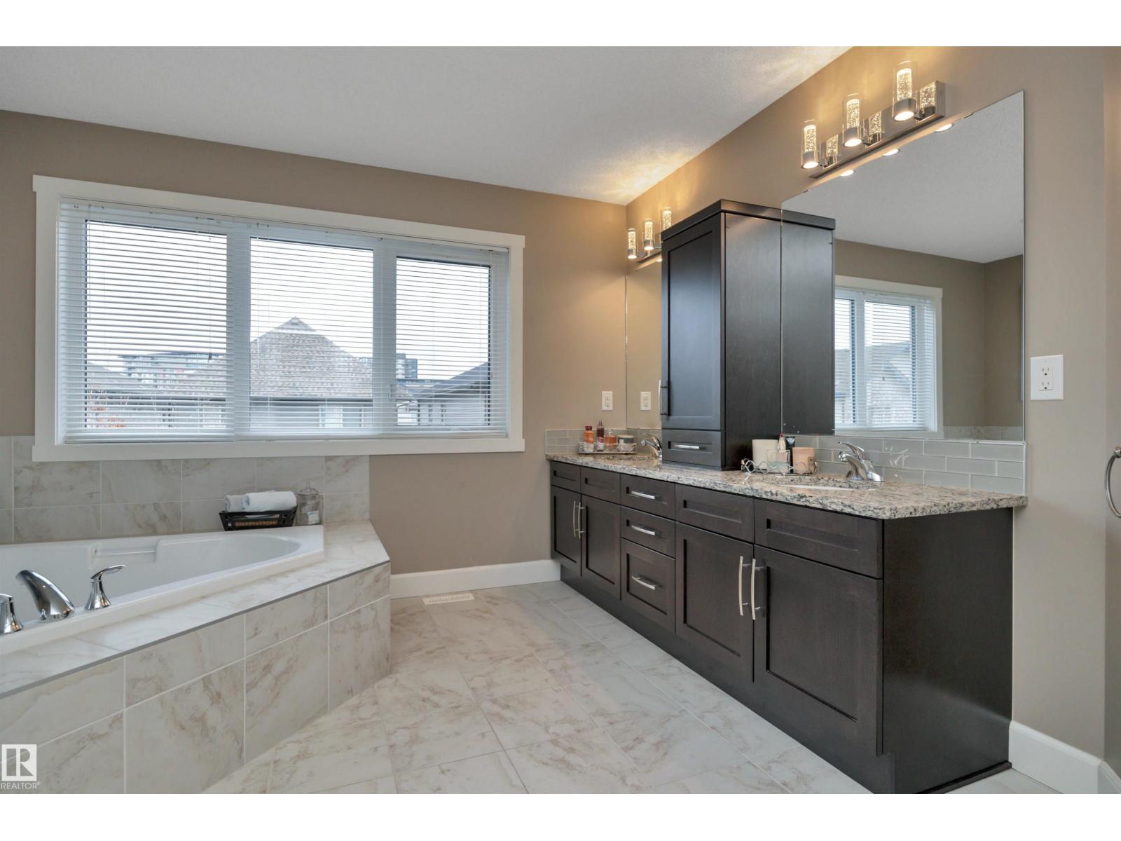1958 AINSLIE LINK SW, Edmonton