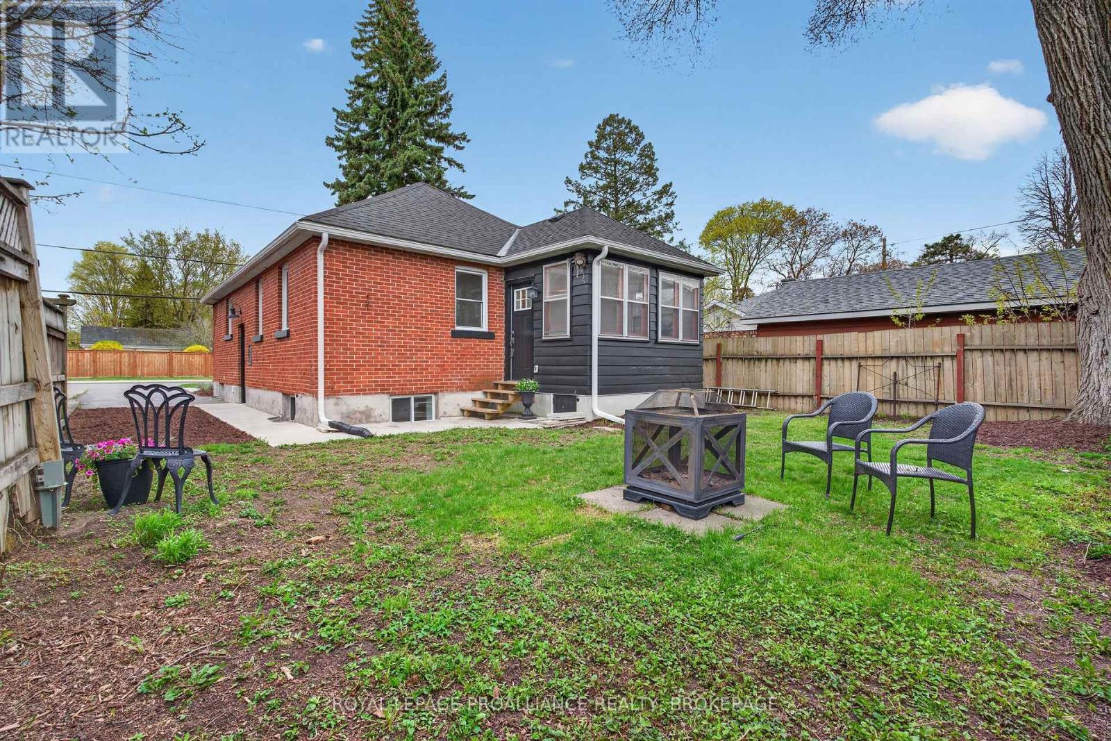 229 PARK STREET - 28