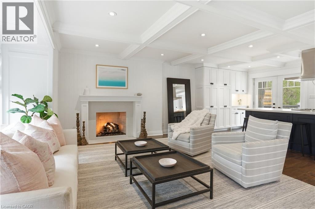 735 GEORGE Street - 2