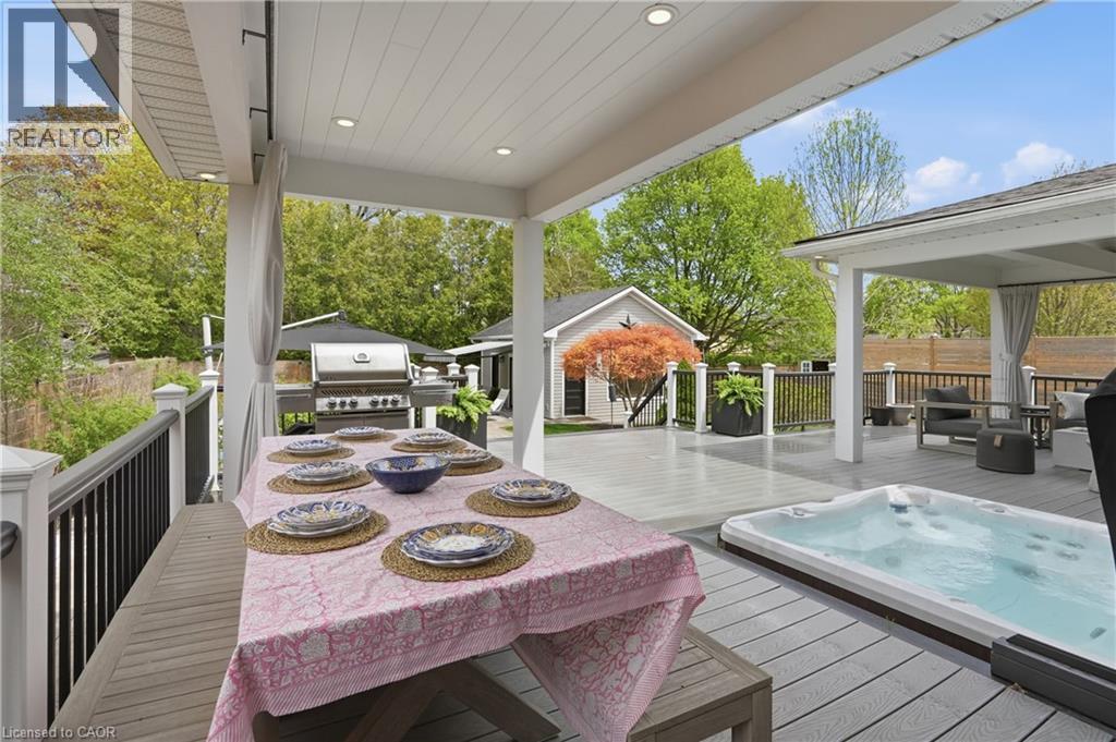 735 GEORGE Street - 39