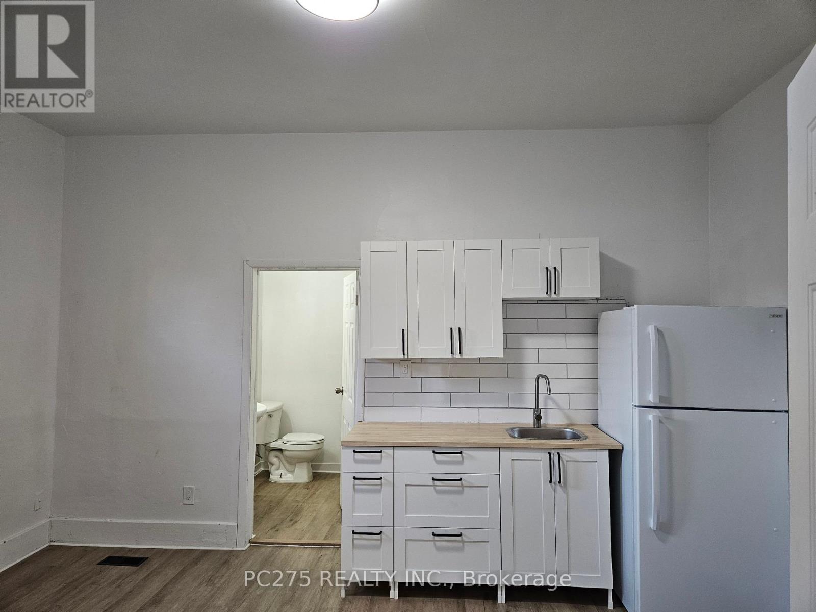 185 BROCK STREET N - 14