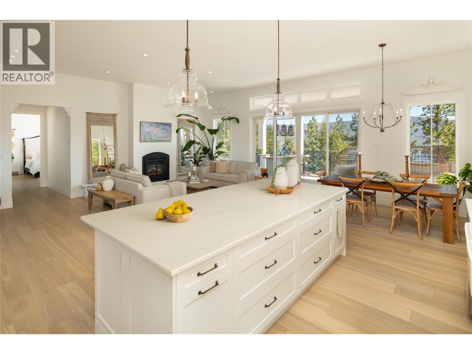 10320 Columbia Way, Vernon