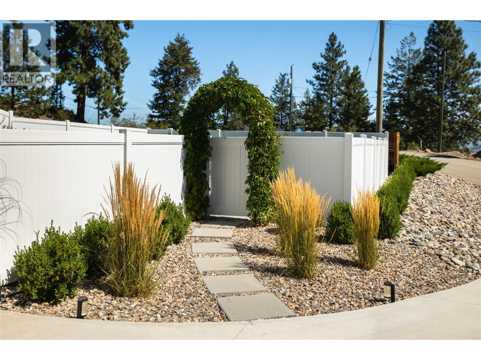 10320 Columbia Way - 66
