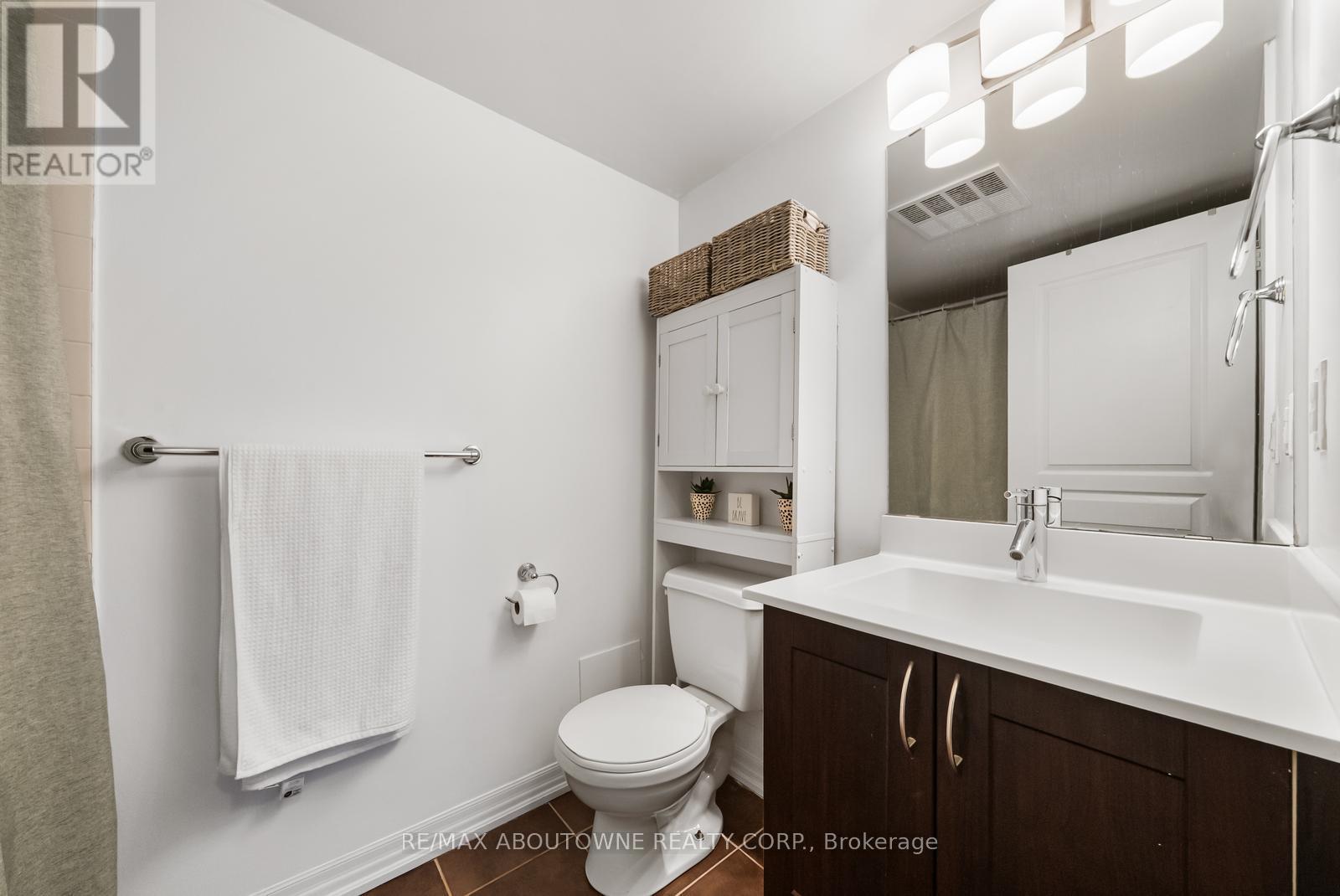 #808 1940 IRONSTONE DRIVE - 23