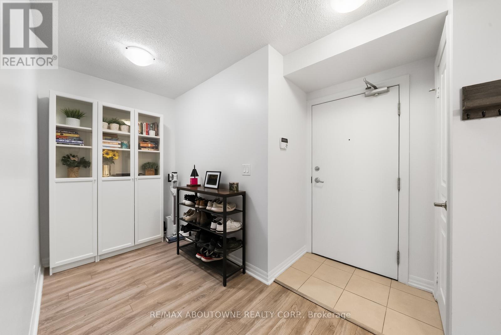 #808 1940 IRONSTONE DRIVE - 5