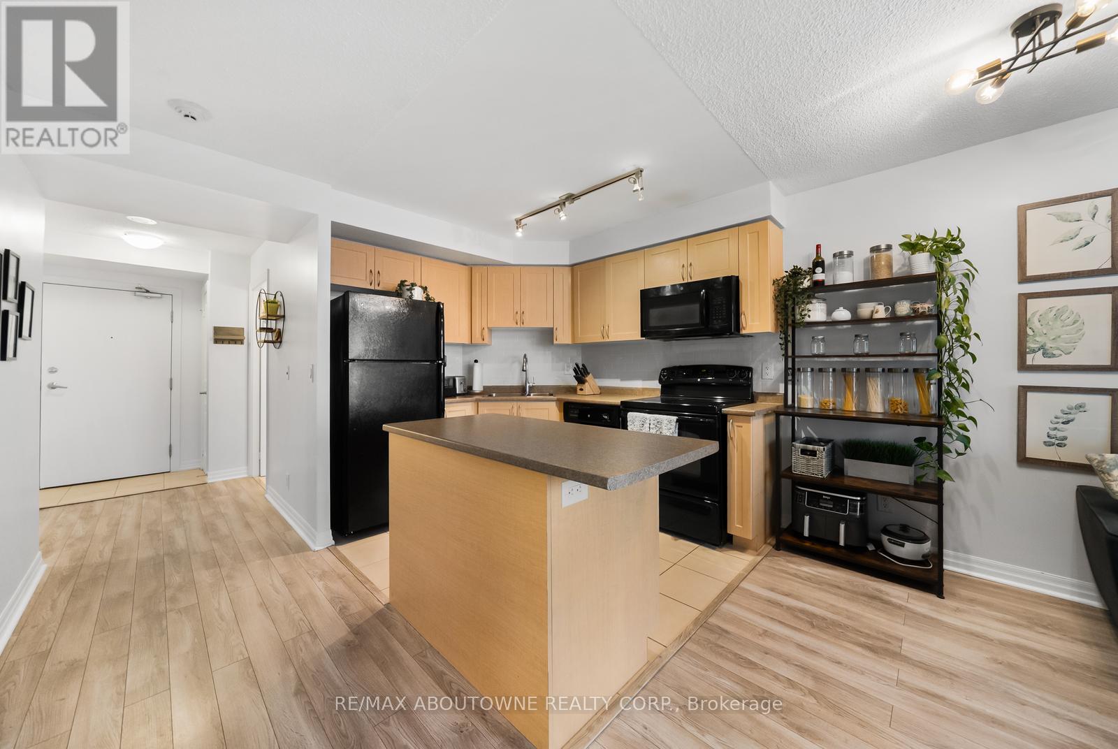 #808 1940 IRONSTONE DRIVE - 8