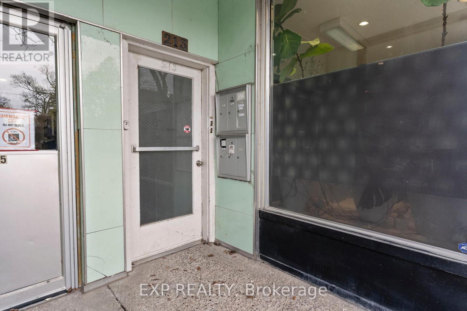 213 LAKESHORE ROAD E - 13