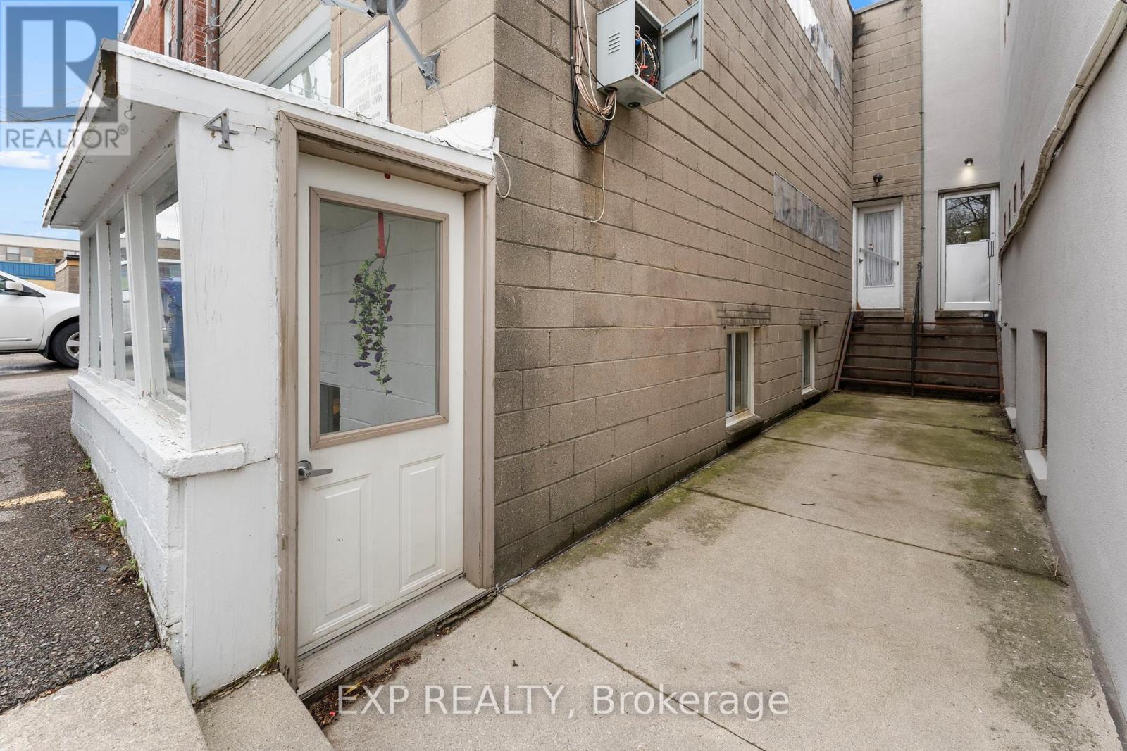 213 LAKESHORE ROAD E - 15
