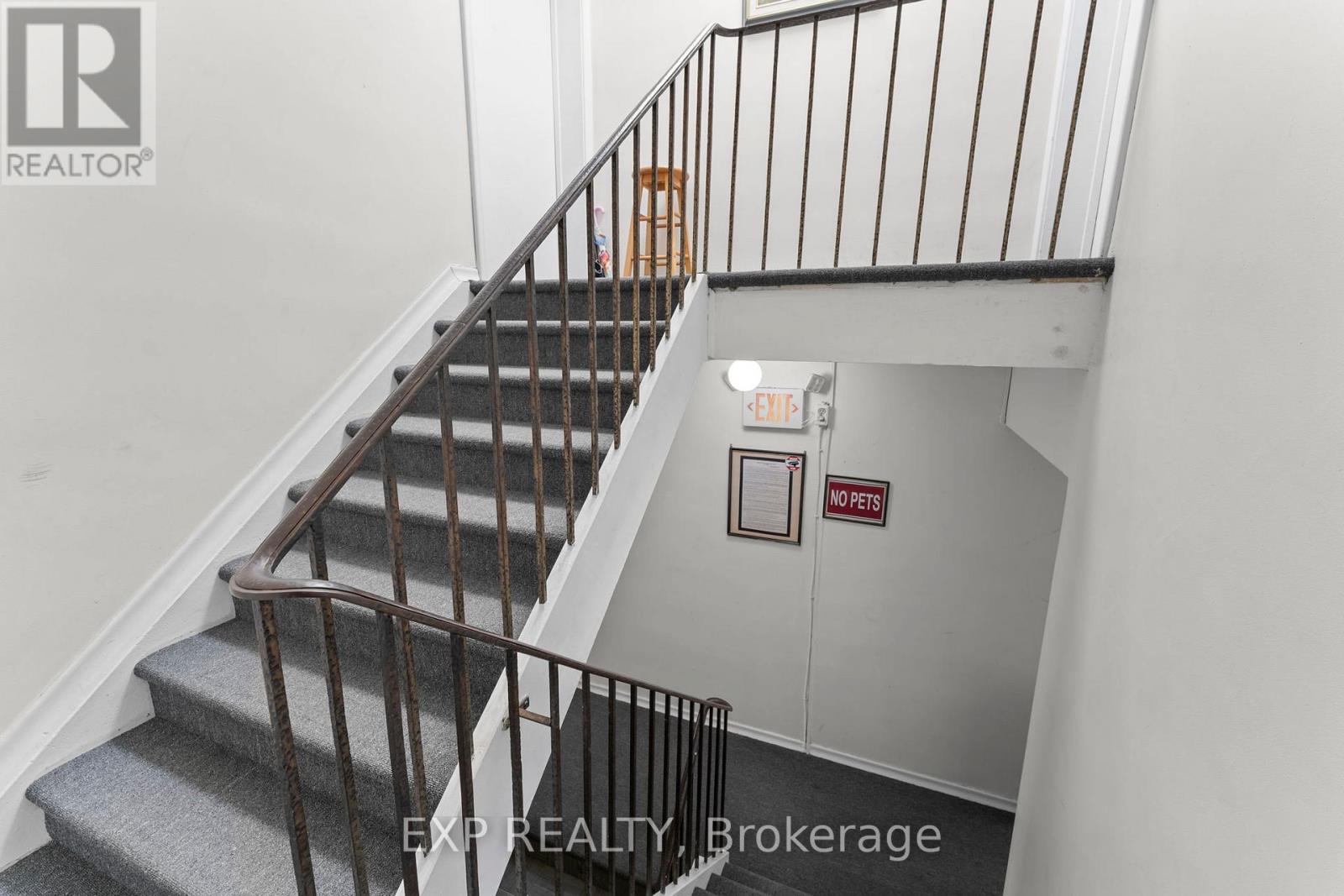 213 LAKESHORE ROAD E - 19
