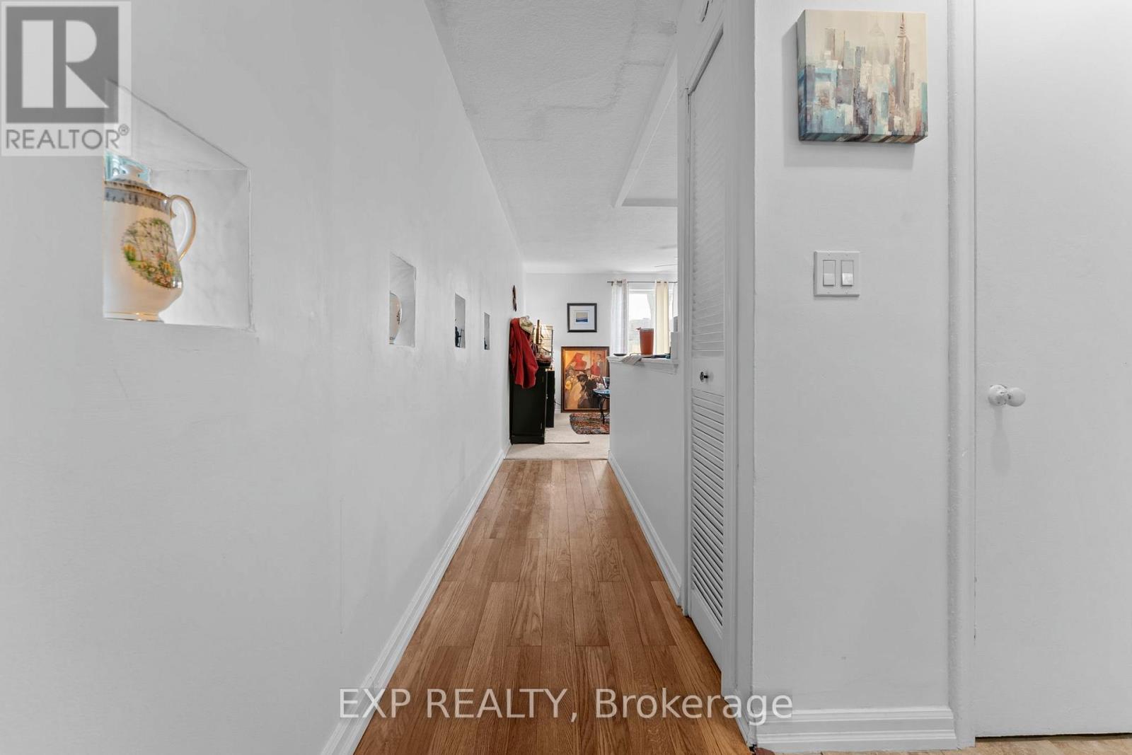213 LAKESHORE ROAD E - 20
