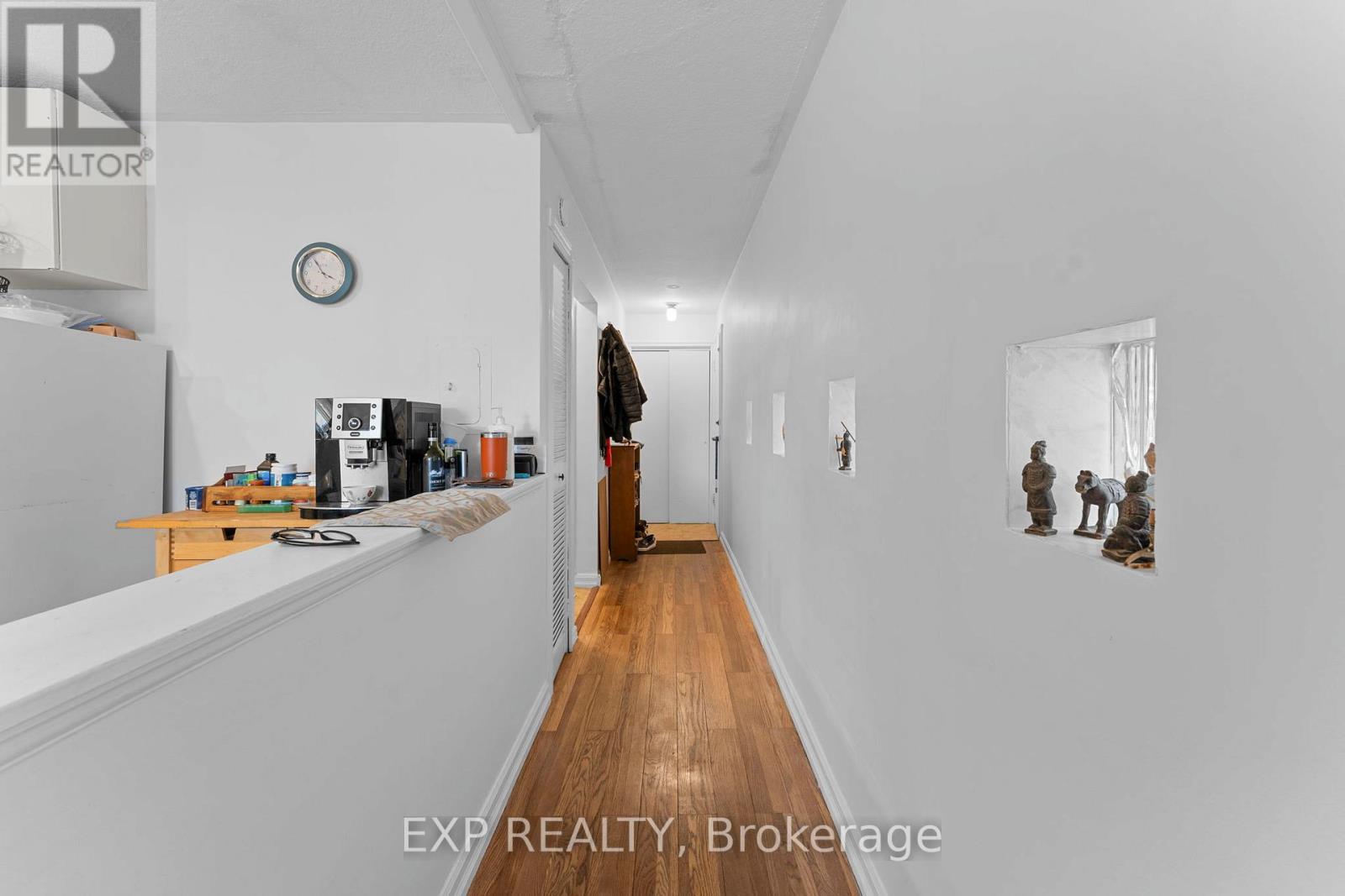 213 LAKESHORE ROAD E - 22