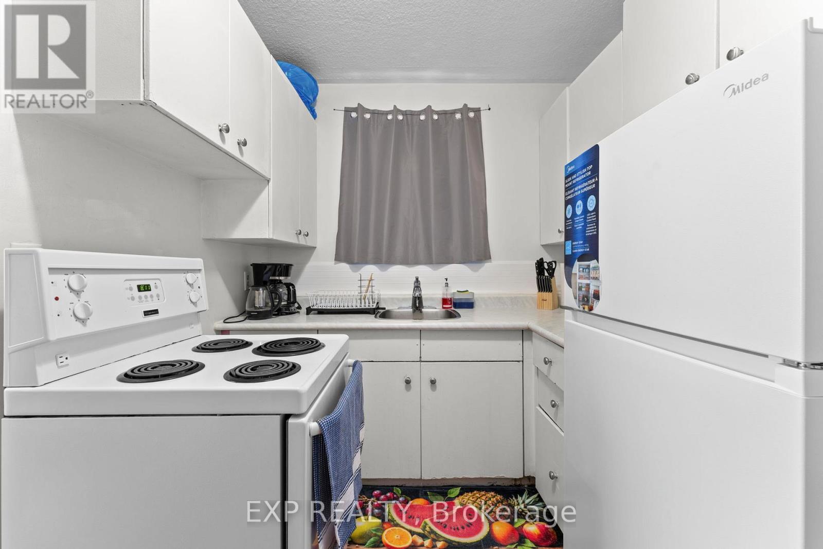 213 LAKESHORE ROAD E - 28