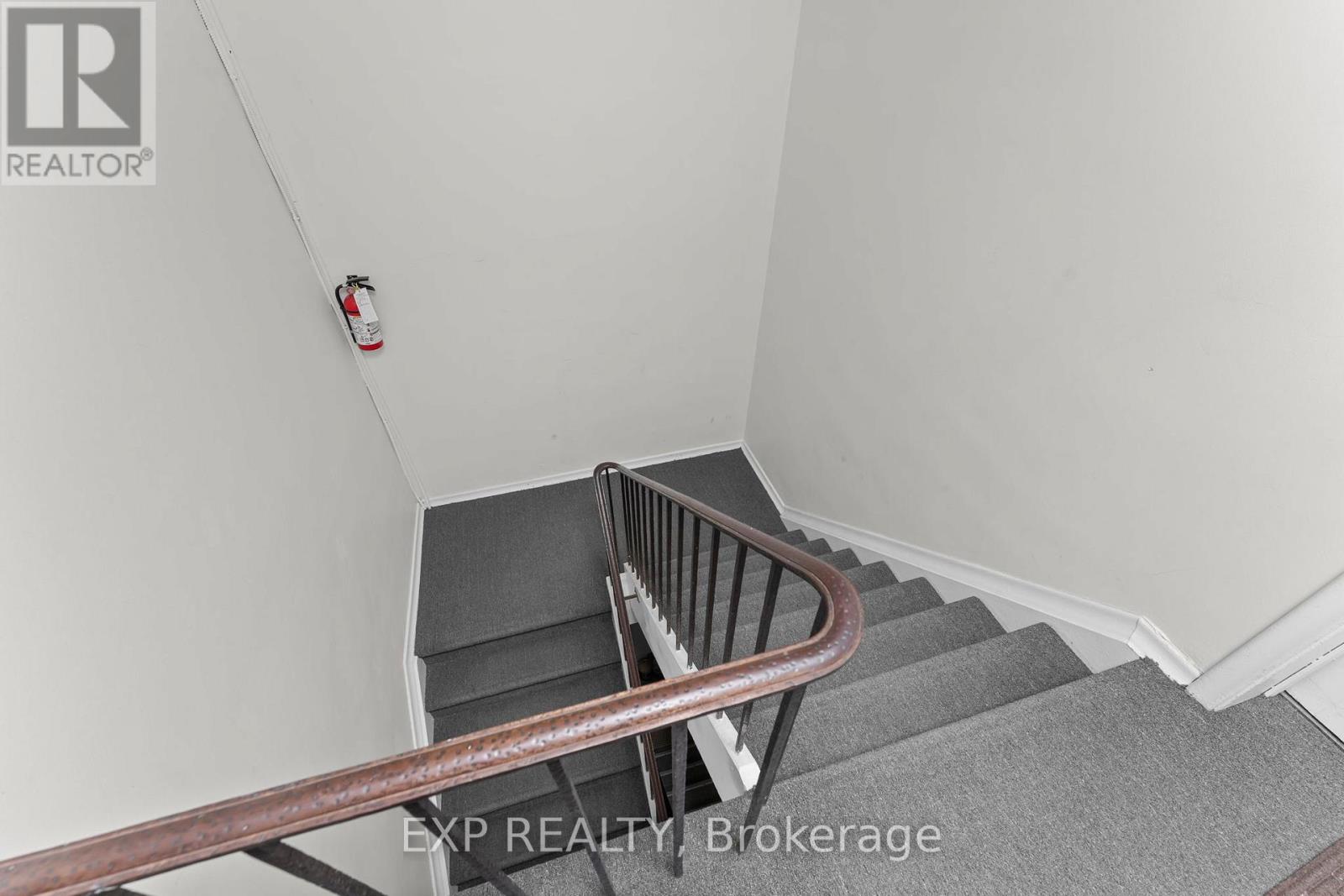 213 LAKESHORE ROAD E - 30