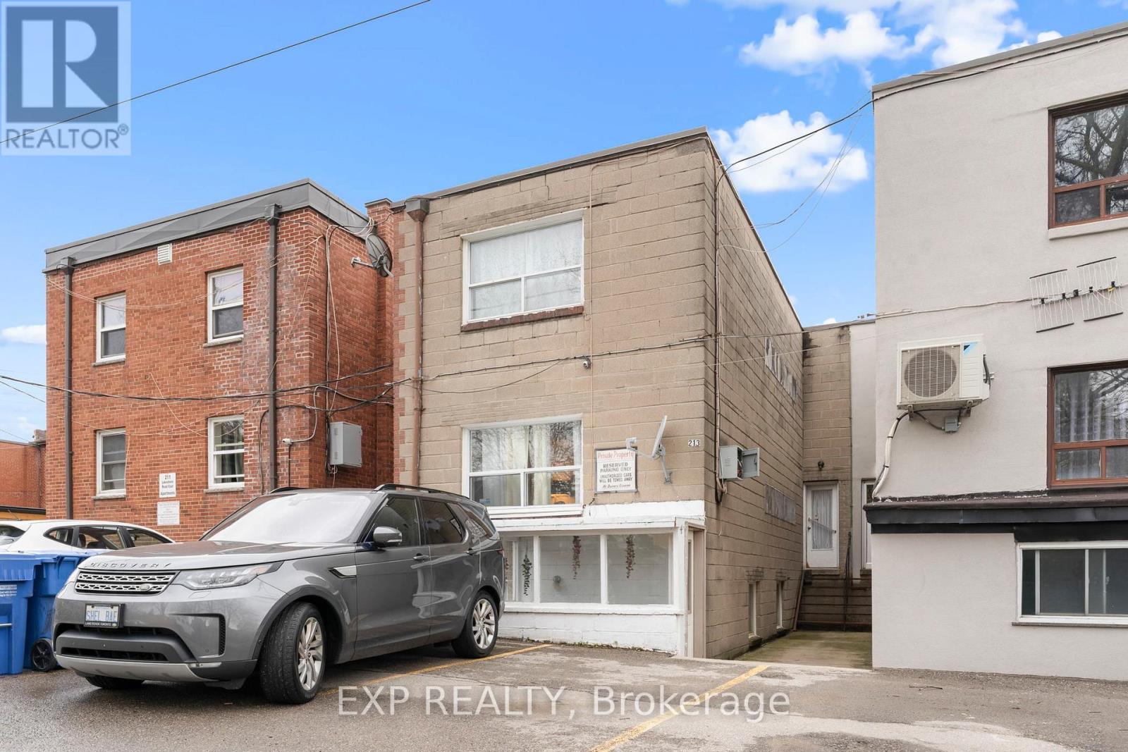 213 LAKESHORE ROAD E - 32