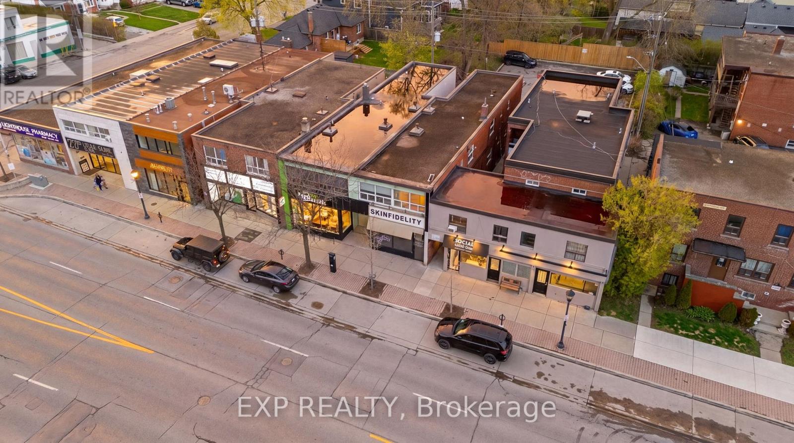 213 LAKESHORE ROAD E - 35