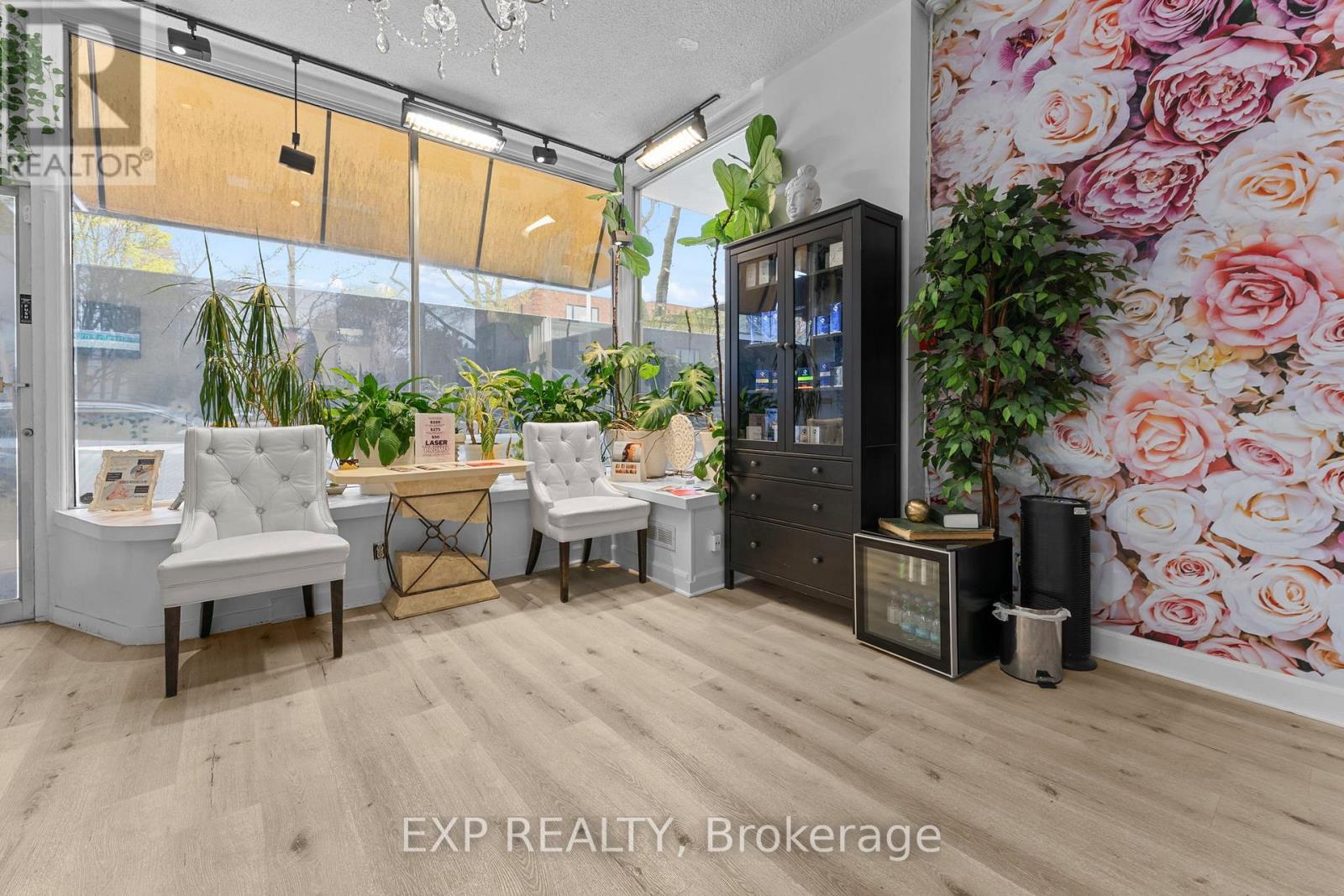 213 LAKESHORE ROAD E - 5