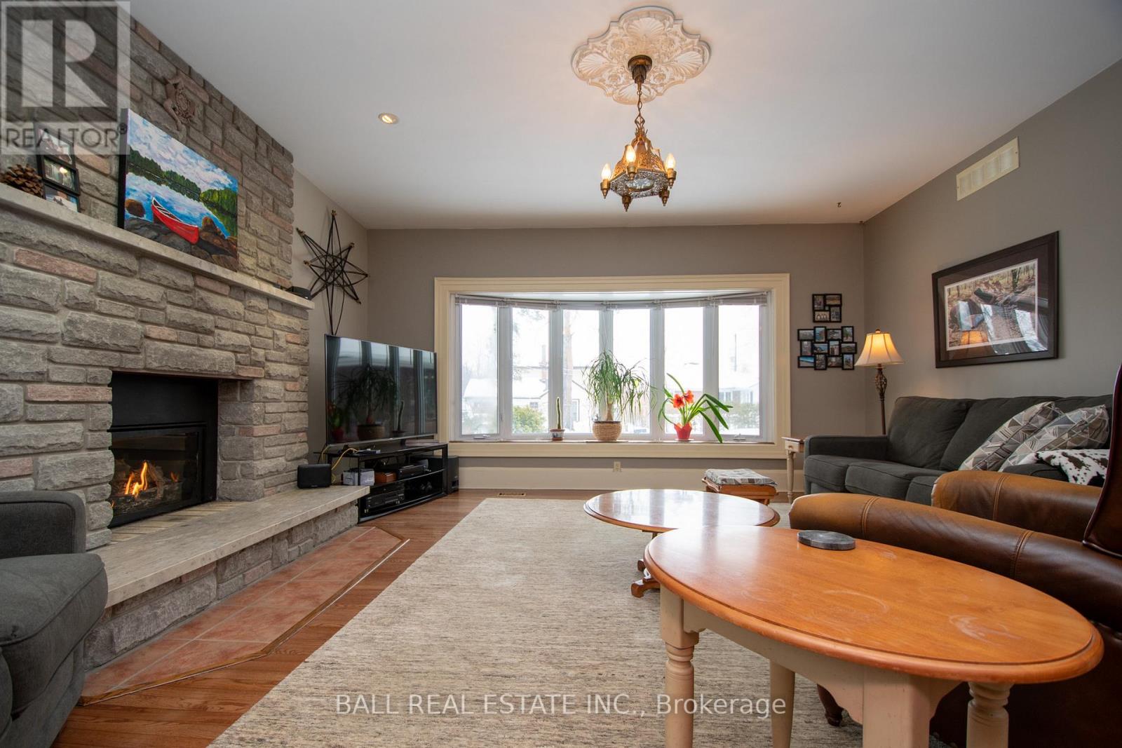 99 REID STREET - 9