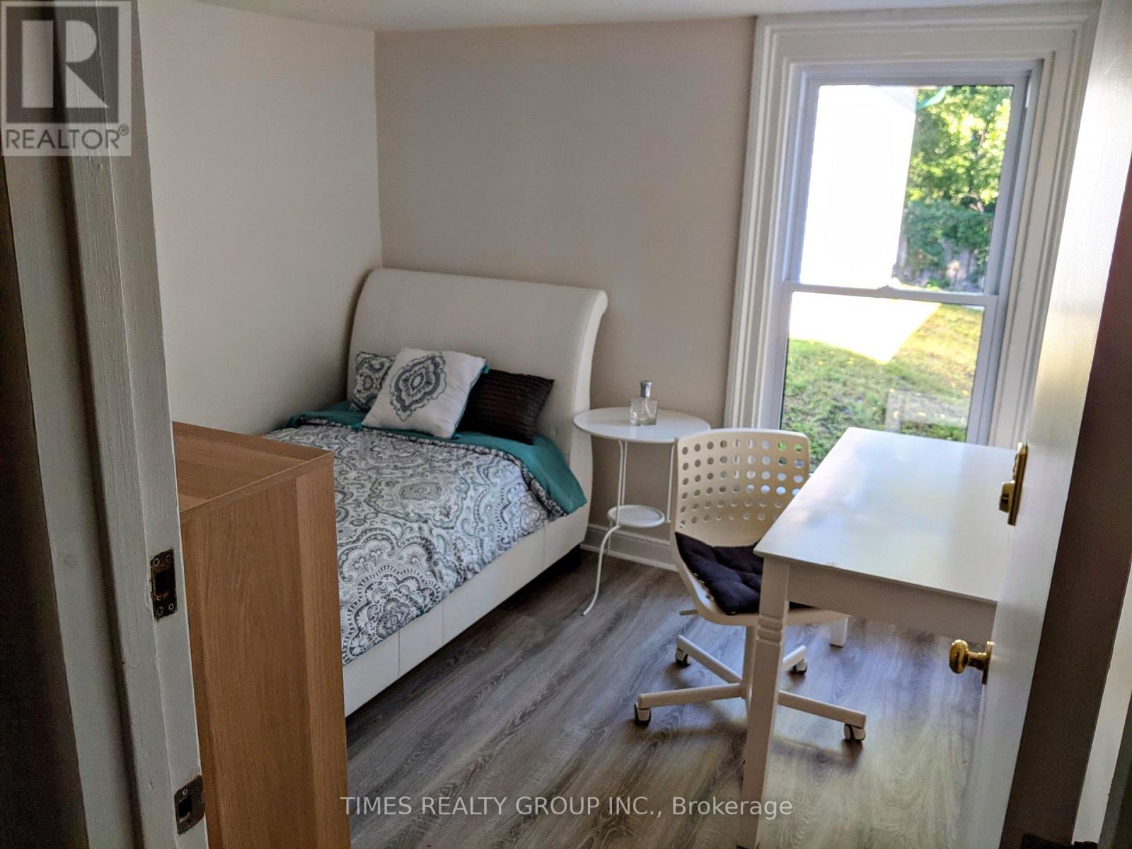 10 - 12 MURNEY STREET - 10