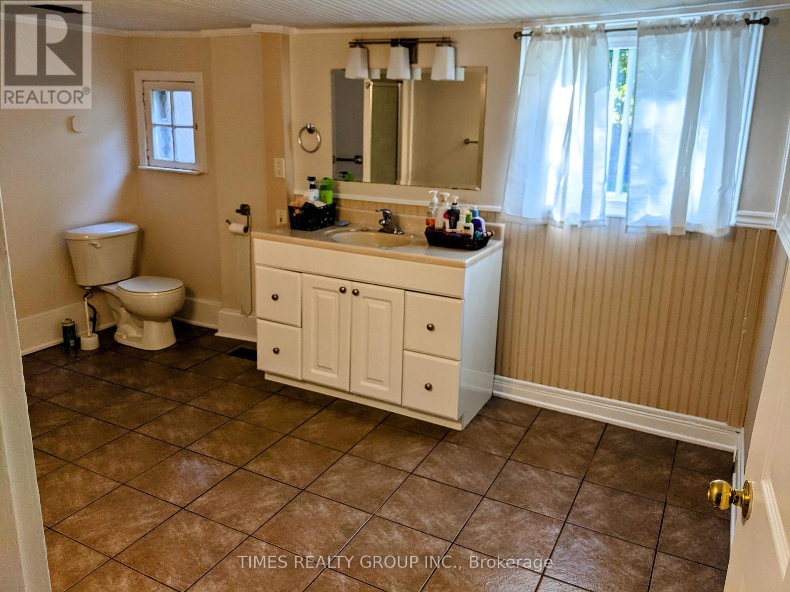 10 - 12 MURNEY STREET - 13