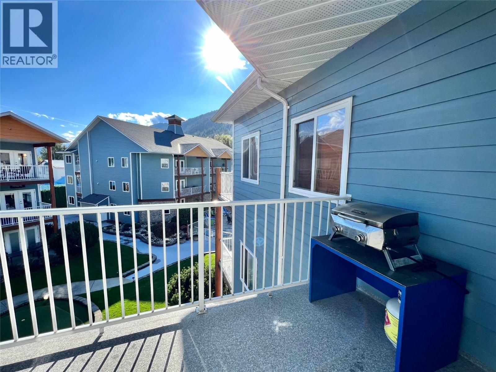 #B304 1118 Riverside Avenue - 27