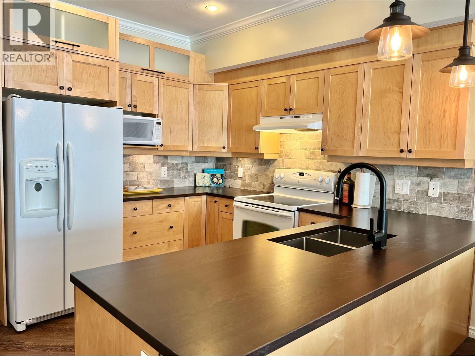 #B304 1118 Riverside Avenue - 29