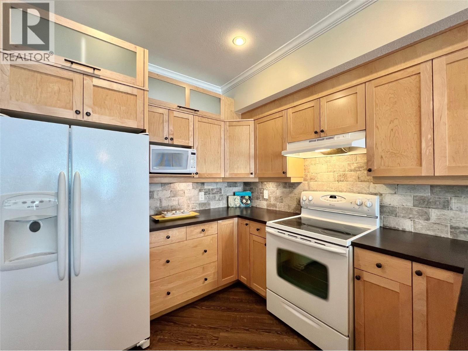 #B304 1118 Riverside Avenue - 31