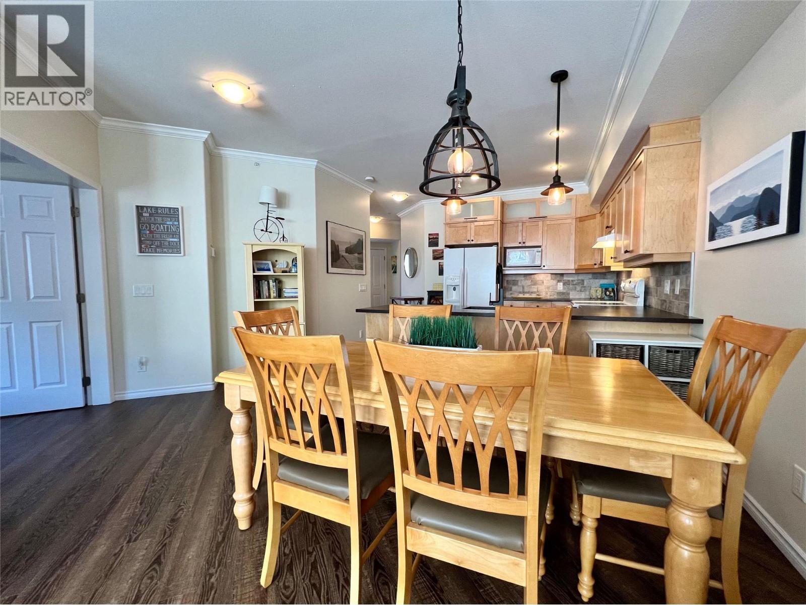 #B304 1118 Riverside Avenue - 35