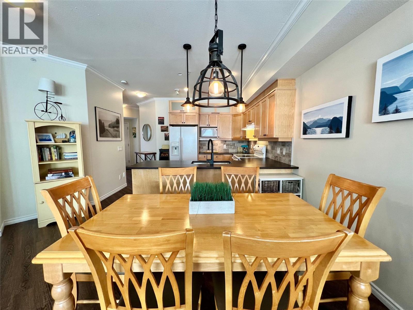 #B304 1118 Riverside Avenue - 36