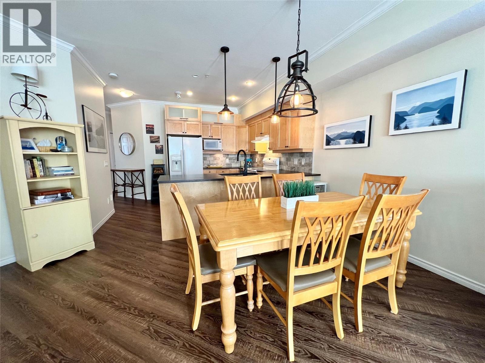 #B304 1118 Riverside Avenue - 37