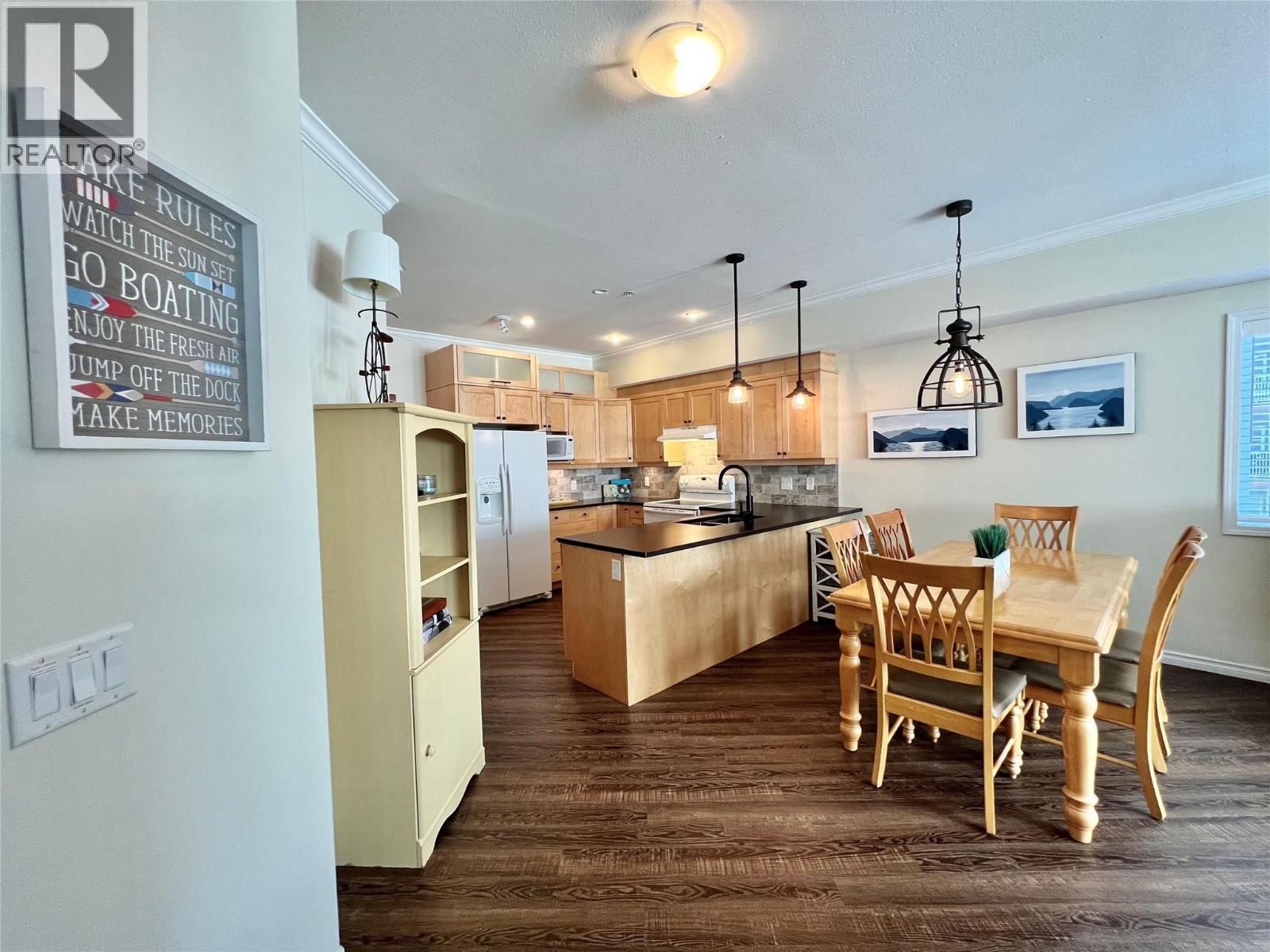 #B304 1118 Riverside Avenue - 38