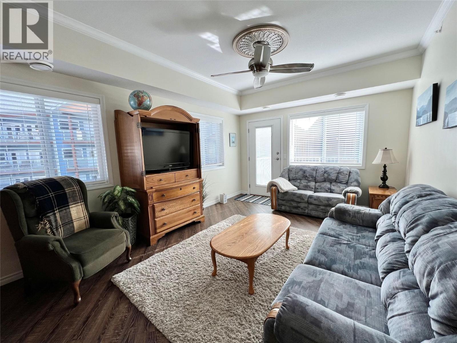 #B304 1118 Riverside Avenue - 39