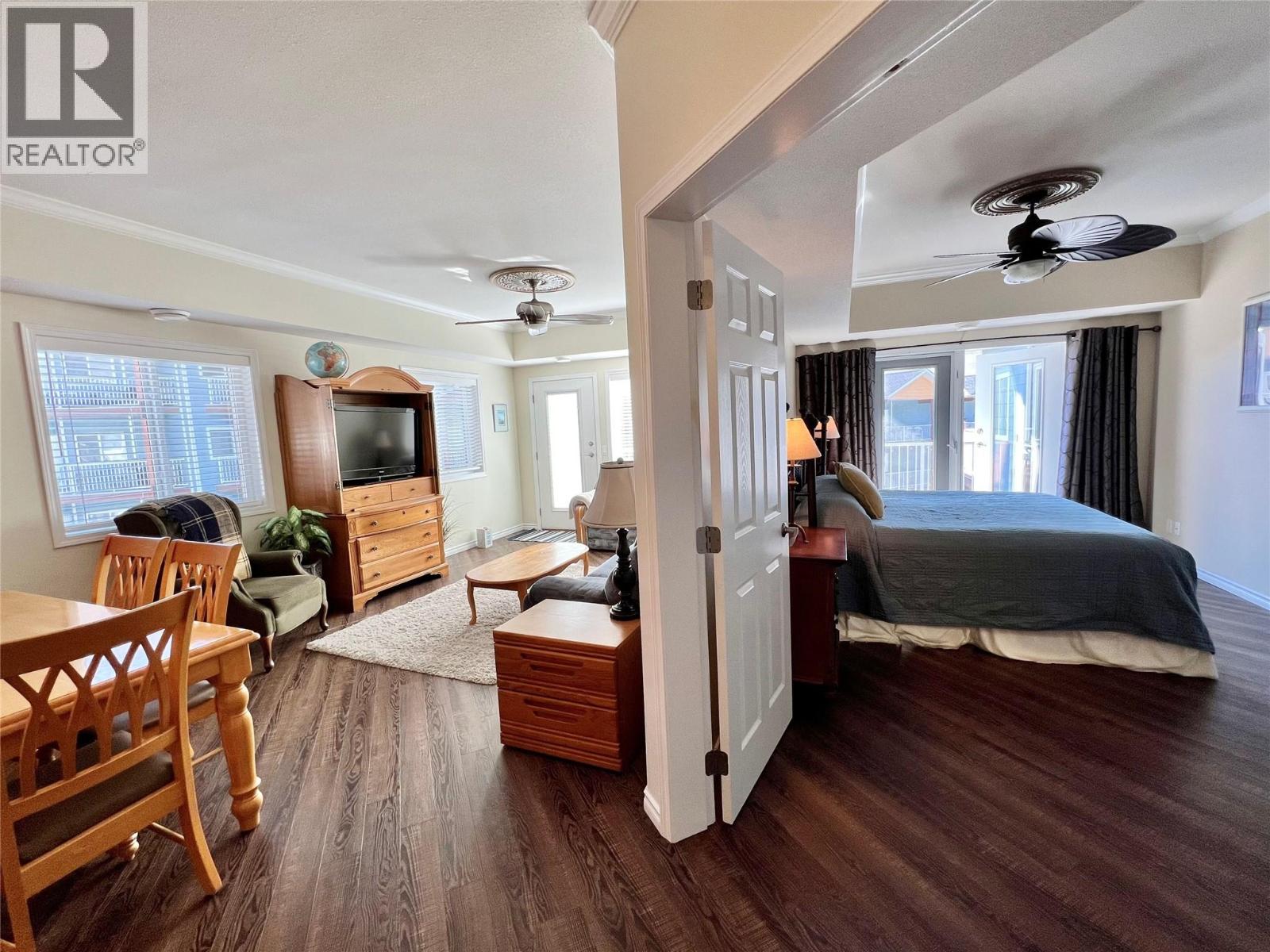 #B304 1118 Riverside Avenue - 41