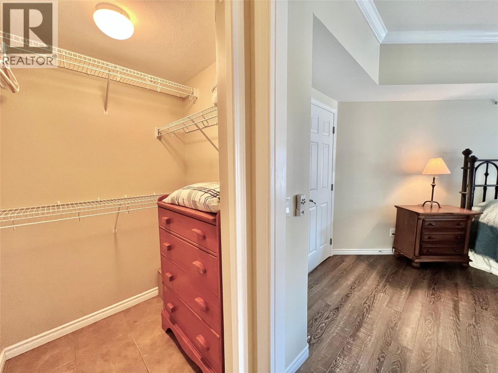 #B304 1118 Riverside Avenue - 48